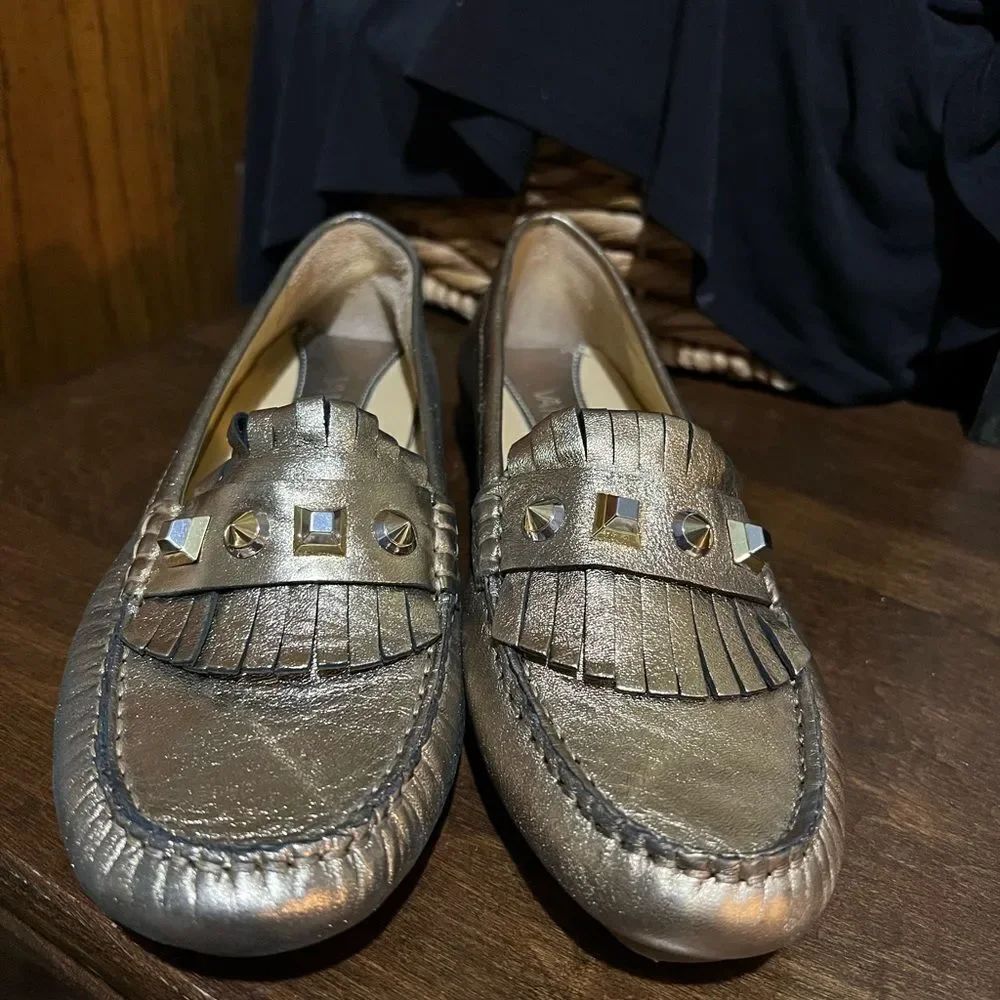 Vaneli Women's Gold Loafer metalic Size 8 1/2  Flats New